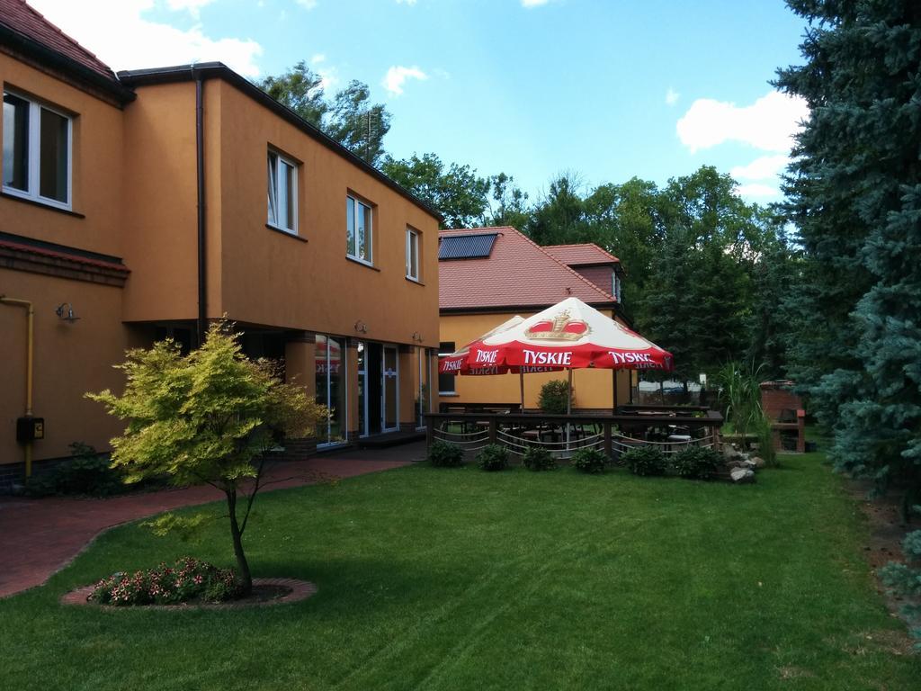 Pensjonat Nad Jeziorem Hotell Myślibórz Exteriör bild